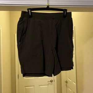 Lululemon License To Train Shorts Size L OLIVE